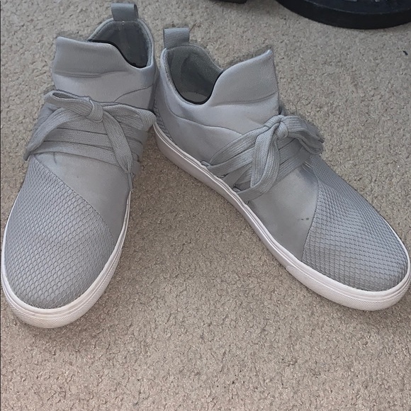 steve madden casual sneakers - Picture 3 of 3